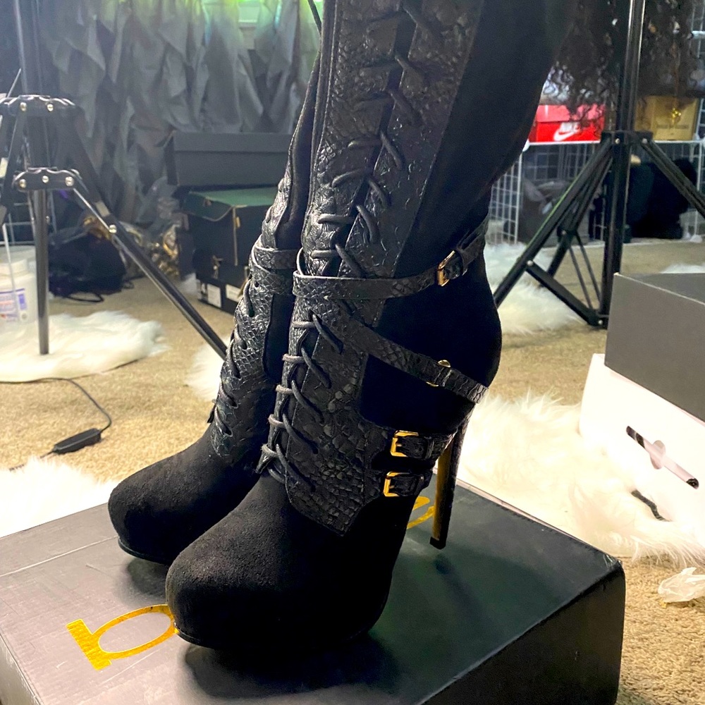 Bebe boots